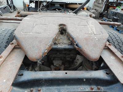 Fontaine AIR SLIDE Fifth Wheel for a 1997 Mack CH 613