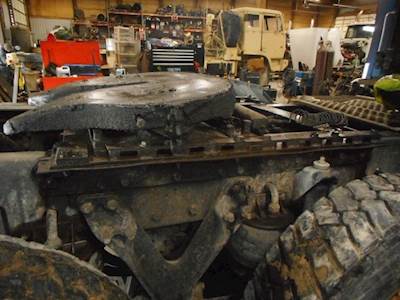 Fontaine AIR SLIDE Fifth Wheel for a 1998 Kenworth T2000