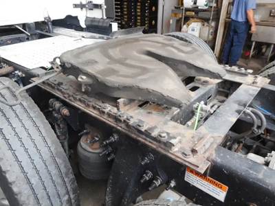 Fontaine AIR SLIDE Fifth Wheel for a 2015 Freightliner Cascadia