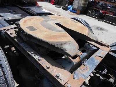 Fontaine AIR SLIDE Fifth Wheel for a 2007 Freightliner CENTURY CLASS
