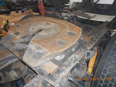 Fontaine AIR SLIDE Fifth Wheel for a 2006 Volvo VNL