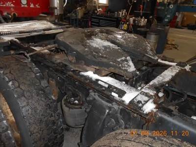 Fontaine AIR SLIDE Fifth Wheel for a 1998 Freightliner Century Class