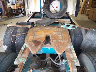 Fontaine Fifth Wheel for a 1995 Freightliner FLD120