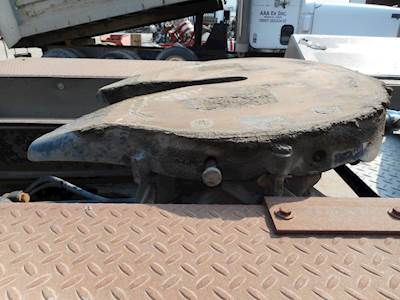 Fontaine STATIONARY Fifth Wheel for a 1998 Freightliner FLD