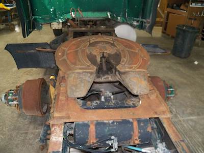 Holland AIR SLIDE Fifth Wheel for a 1996 Freightliner FLD