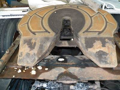 Holland AIR SLIDE Fifth Wheel for a 1997 International 9400I