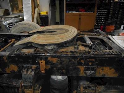 Holland AIR SLIDE Fifth Wheel for a 1998 Peterbilt 379