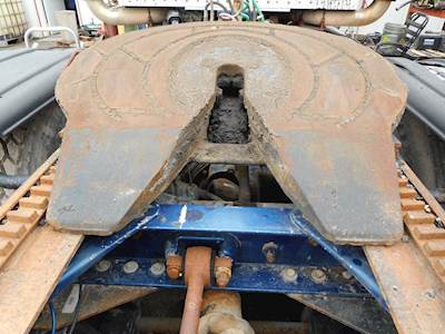 Holland AIR SLIDE Fifth Wheel for a 1993 Kenworth W900