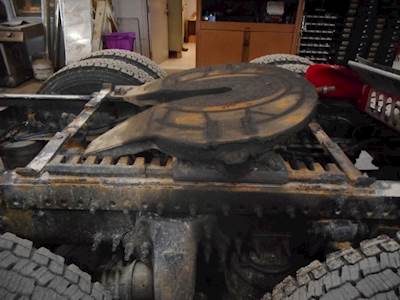 Holland AIR SLIDE Fifth Wheel for a 2015 Freightliner Cascadia