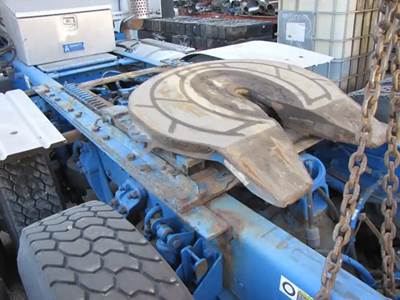 Holland AIR SLIDE Fifth Wheel for a 2011 Kenworth T660