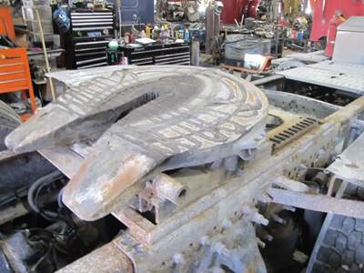 Holland AIR SLIDE Fifth Wheel for a 2007 Freightliner COLUMBIA