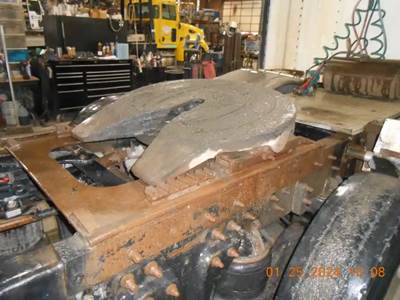 Holland AIR SLIDE Fifth Wheel for a 1994 Kenworth T600B