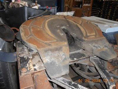 Holland AIR SLIDE Fifth Wheel for a 1998 Kenworth T800