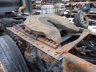 Holland AIR SLIDE Fifth Wheel for a 2011 Kenworth T660