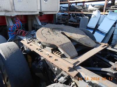 Holland AIR SLIDE Fifth Wheel for a 1999 Kenworth T2000