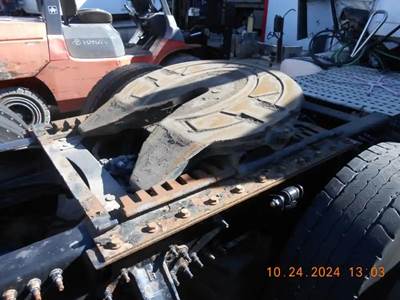 Holland AIR SLIDE Fifth Wheel for a 2017 Volvo VNR