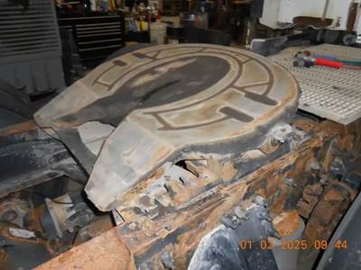 Holland AIR SLIDE Fifth Wheel for a 2012 Peterbilt 386