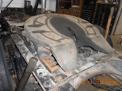 Holland AIR SLIDE Fifth Wheel for a 2017 Volvo VN