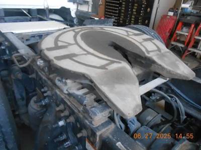 Holland AIR SLIDE Fifth Wheel for a 2015 Freightliner Cascadia