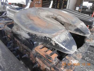 Holland AIR SLIDE Fifth Wheel for a 2015 Peterbilt 579