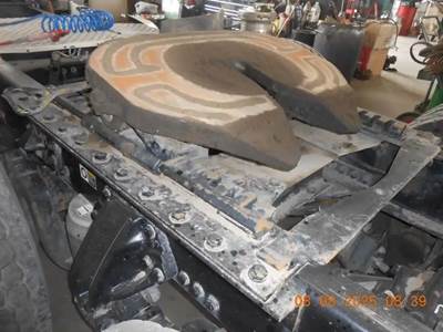 Holland AIR SLIDE Fifth Wheel for a 2016 Kenworth T680