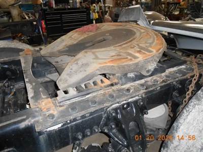 Holland AIR SLIDE Fifth Wheel for a 2021 Kenworth T680