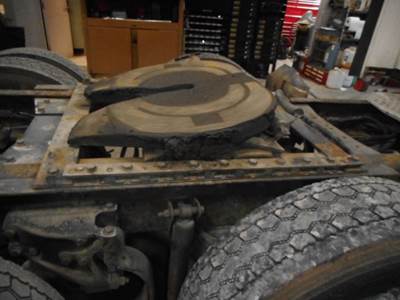 Jost AIR SLIDE Fifth Wheel for a 2006 Kenworth T600