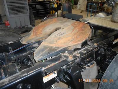 Jost STATIONARY Fifth Wheel for a 2020 Freightliner Cascadia