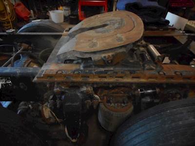 Simplex AIR SLIDE Fifth Wheel for a 2000 Freightliner FLD