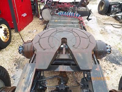 Sliding Holland Fifth Wheel for a 1989 Freightliner FLD120