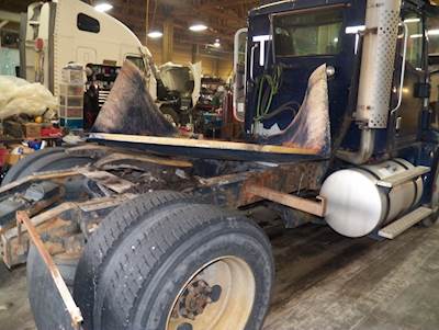 Simply Fifth Wheel.  Tall Profile. 48" Tack Length. 7" Height. Outgoing