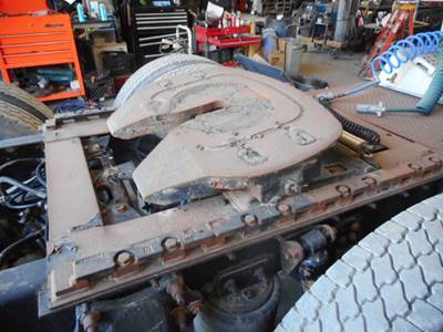 Conmet Fifth Wheel  7'' Tall Length 40'' Outboarding Pulled On The Ground