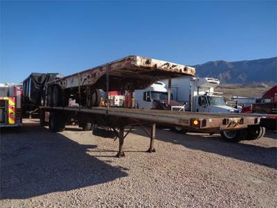 UTILITY 4000 Flatbed Trailer