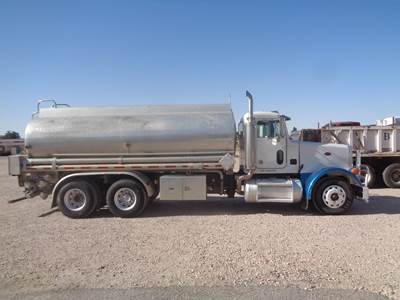 Peterbilt 378 Tandem Axle Fuel & Lube Truck - Cummins, 10 Speed Manual