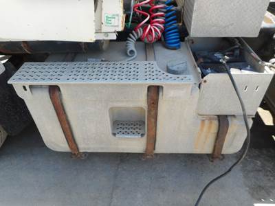 Ford L9000 Left Fuel Tank
