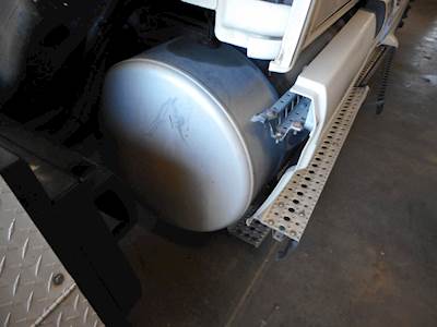 Freightliner Cascadia 125 Right Fuel Tank for a 2011 Freightliner Cascadia