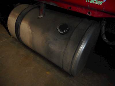 Freightliner Cascadia 125 Right Fuel Tank for a 2016 Freightliner Cascadia