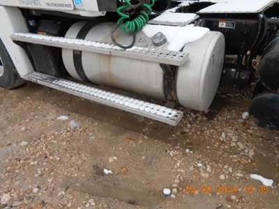 Freightliner Cascadia Left Fuel Tank