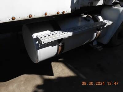 Freightliner Columbia Right Fuel Tank