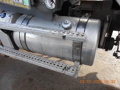 Freightliner Coronado 122 SD Left Fuel Tank for a 2018 Freightliner 122SD