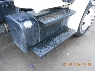 Freightliner M2 106 Right Fuel Tank for a 2015 Freightliner M2106