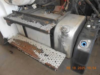 Freightliner M2 Right Fuel Tank for a 2012 Freightliner M-2