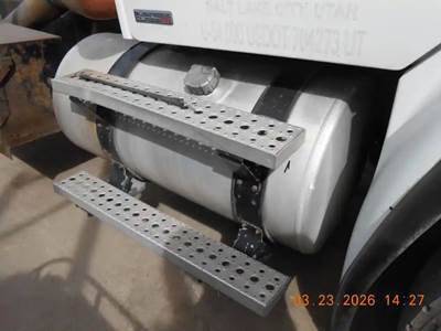 Freightliner M2 Right Fuel Tank for a 2007 Freightliner M-2 BUSINESS CLASS