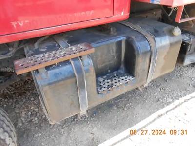 International 2674 Left Fuel Tank