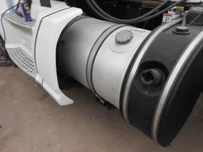 Kenworth T660 Left Fuel Tank