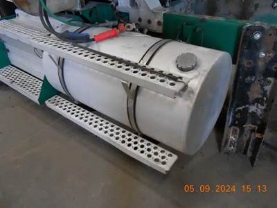 Kenworth T800B Left Fuel Tank