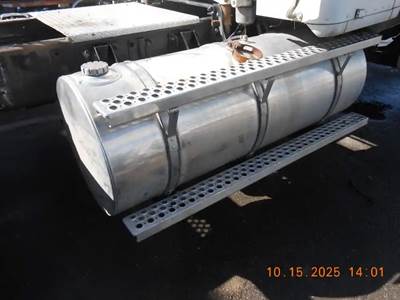 Kenworth T880 Right Fuel Tank