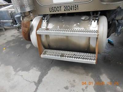 Peterbilt 379 Right Fuel Tank
