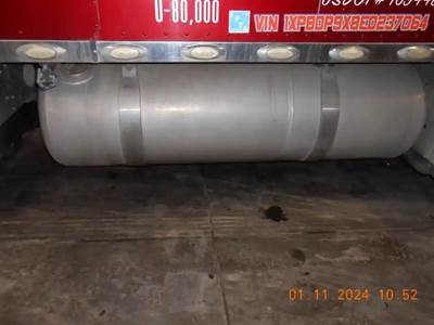 Peterbilt 579 Right Fuel Tank