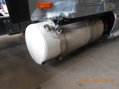 Peterbilt 579 Right Fuel Tank
